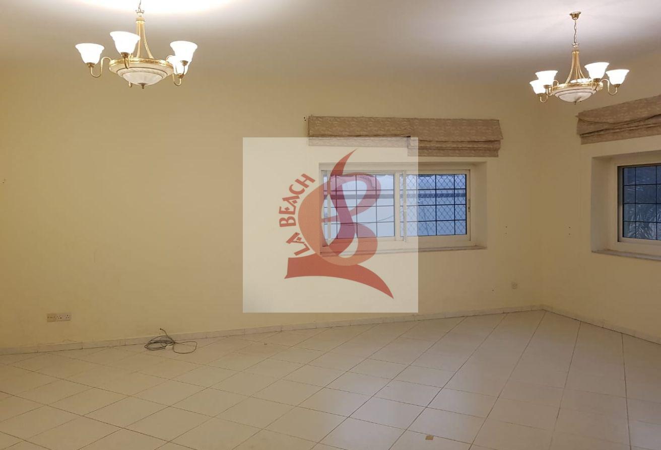Friendly Negotiable deal I Prime location I for families photo 4