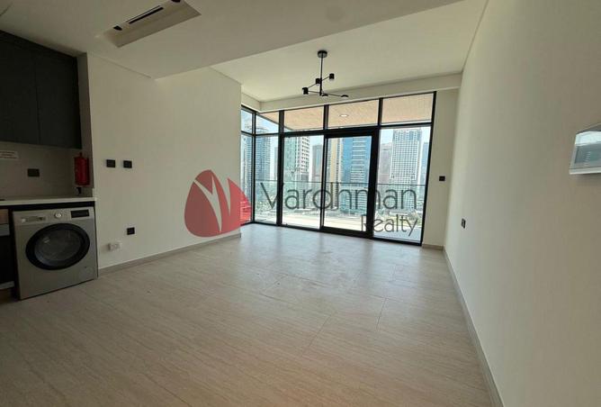 Brand New | Vacant 1 Bed | Close to Metro photo 2