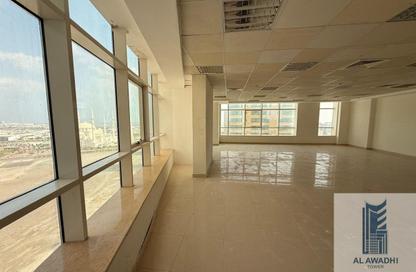 Office Space - 2 Bedrooms - 1 Bathroom for rent in Al Awadhi Tower - Sheikh Hamad Bin Abdullah St. - Fujairah