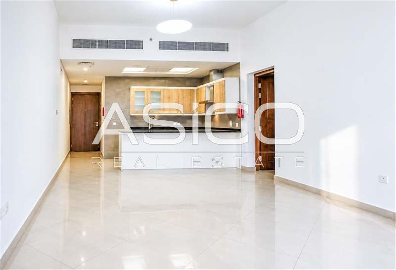 Bright 1BR | Pool & Gym | Great Location photo 5