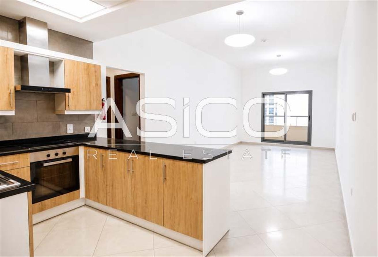 Bright 1BR | Pool & Gym | Great Location photo 4