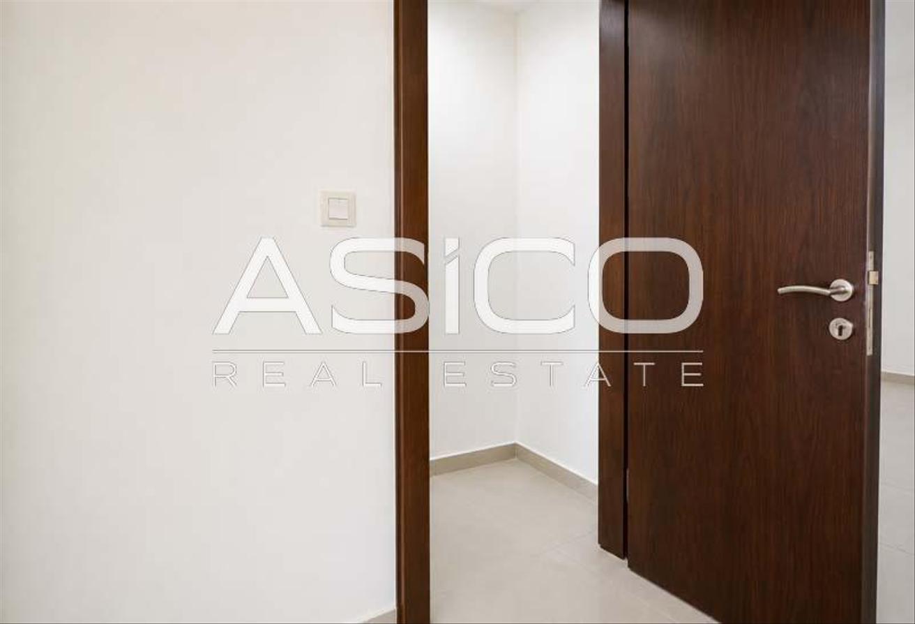Bright 1BR | Pool & Gym | Great Location photo 8