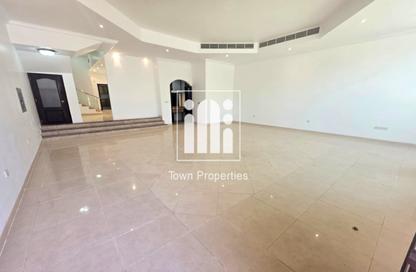 Villa - 4 Bedrooms - 5 Bathrooms for rent in Al Nahyan - Abu Dhabi