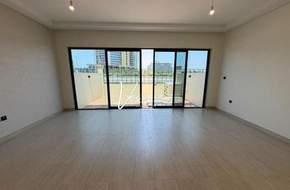 Townhouse - 4 - 4 for rent in Portofino - Damac Lagoons - Dubai