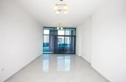 Apartment - 2 Bedrooms - 2 Bathrooms for rent in Al Jadaf Building - Al Jaddaf - Dubai