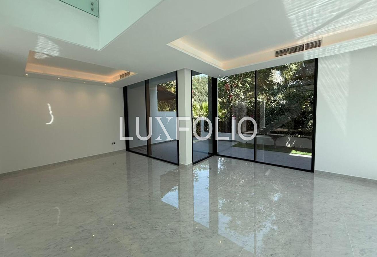 Private Pool | Ready To Move | Modern Luxury photo 5