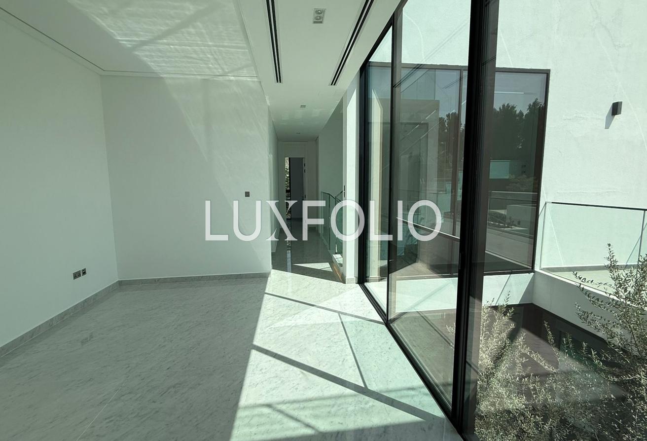 Private Pool | Ready To Move | Modern Luxury photo 16