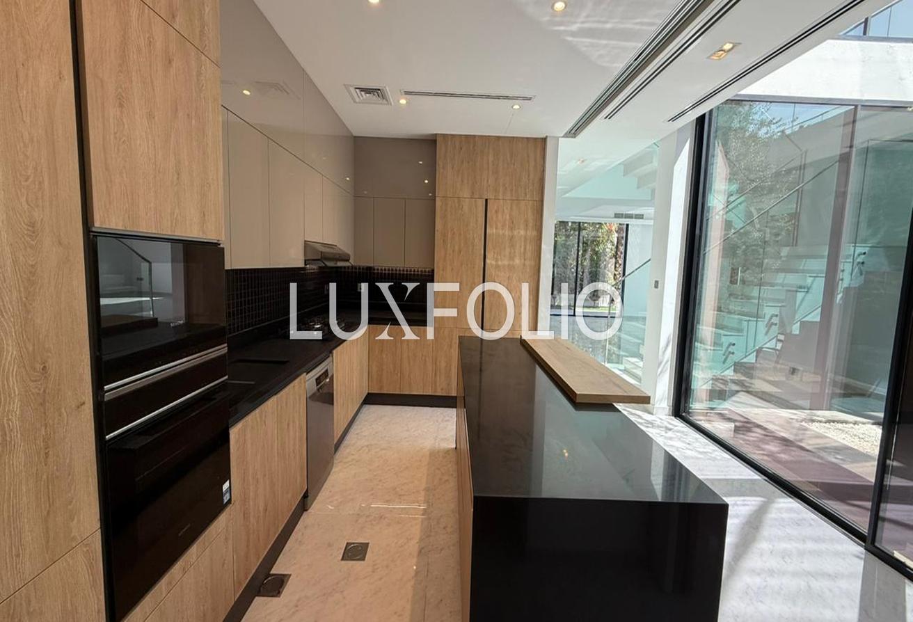 Private Pool | Ready To Move | Modern Luxury photo 12