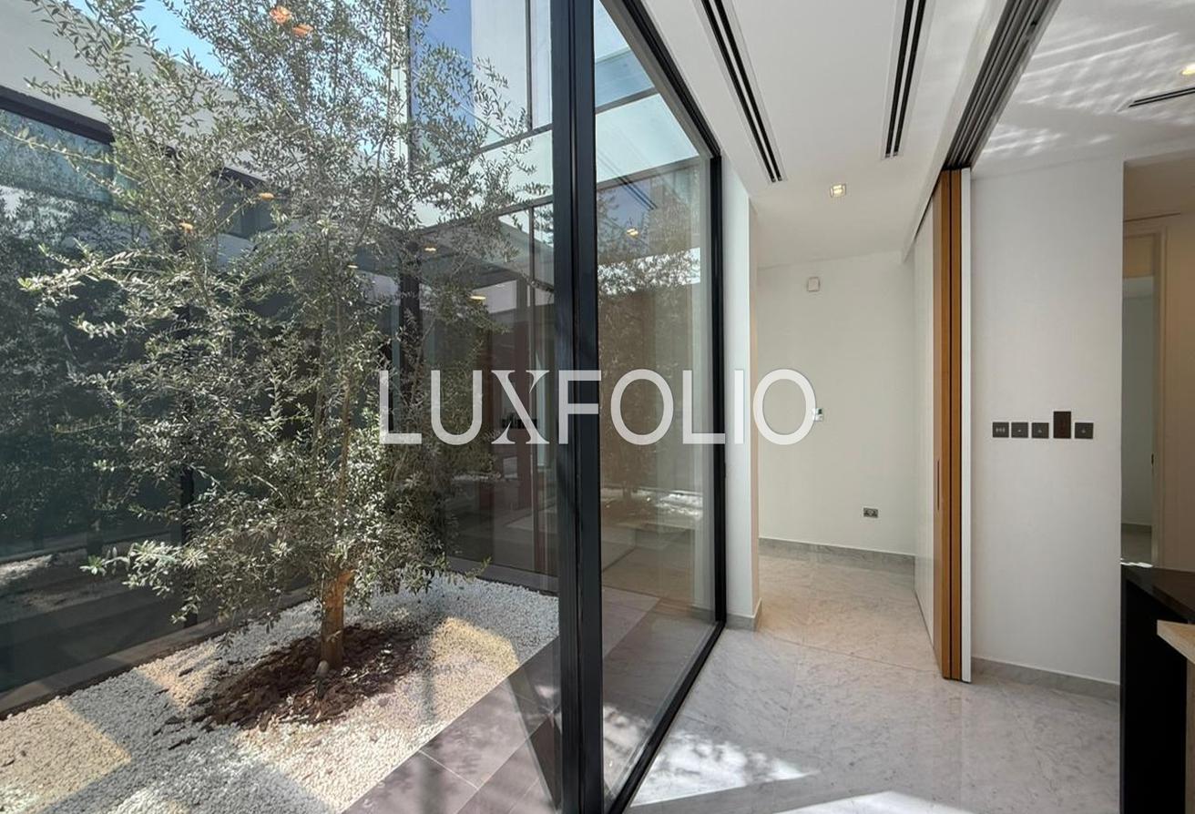 Private Pool | Ready To Move | Modern Luxury photo 10
