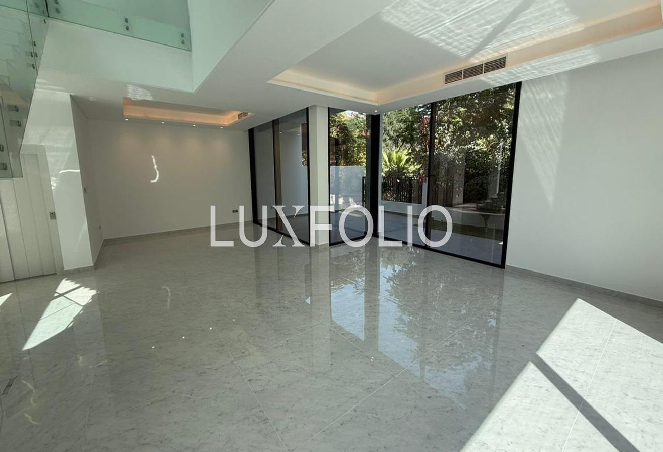 Private Pool | Ready To Move | Modern Luxury photo 8