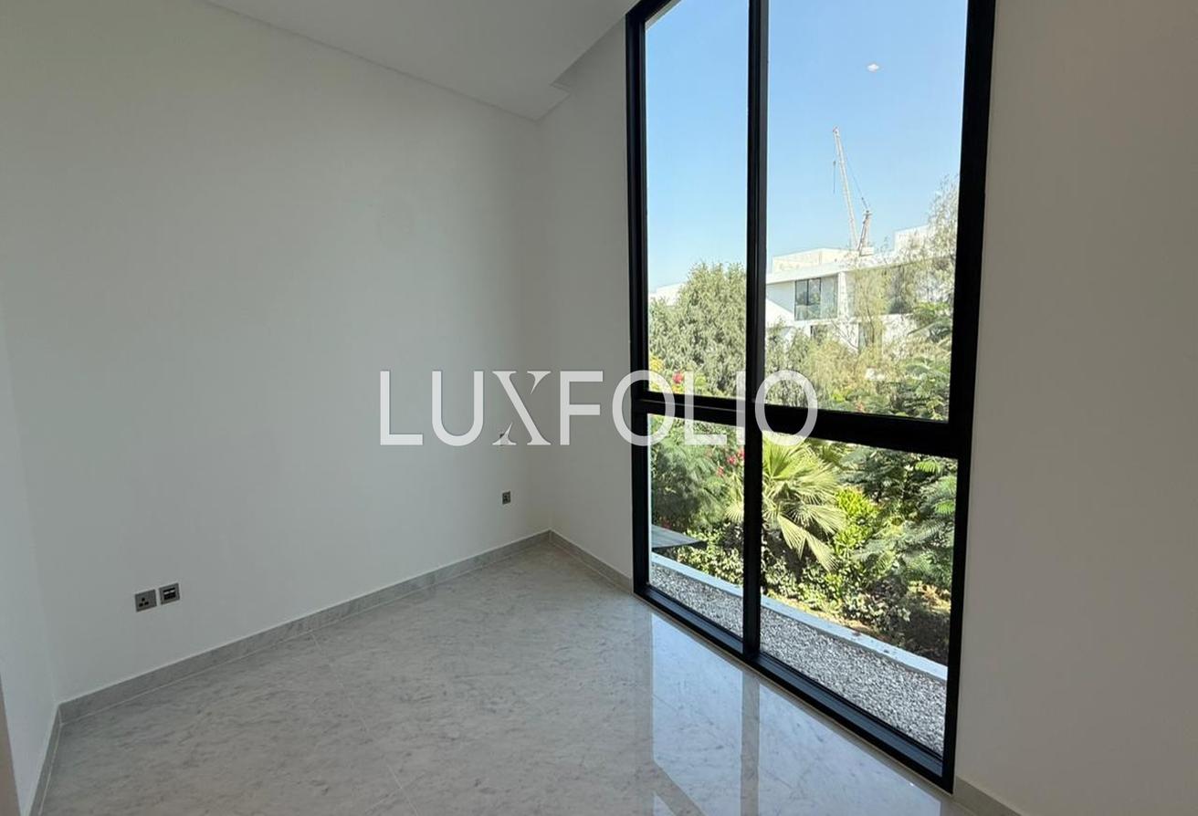 Private Pool | Ready To Move | Modern Luxury photo 13