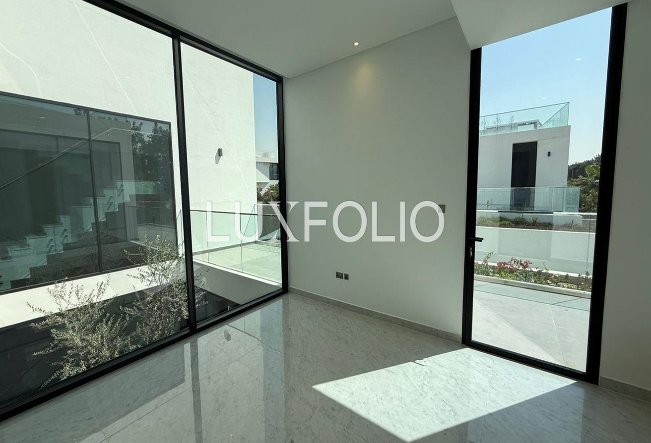 Private Pool | Ready To Move | Modern Luxury photo 20
