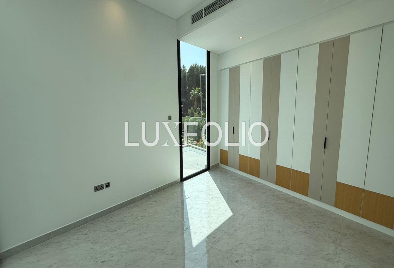 Private Pool | Ready To Move | Modern Luxury photo 19