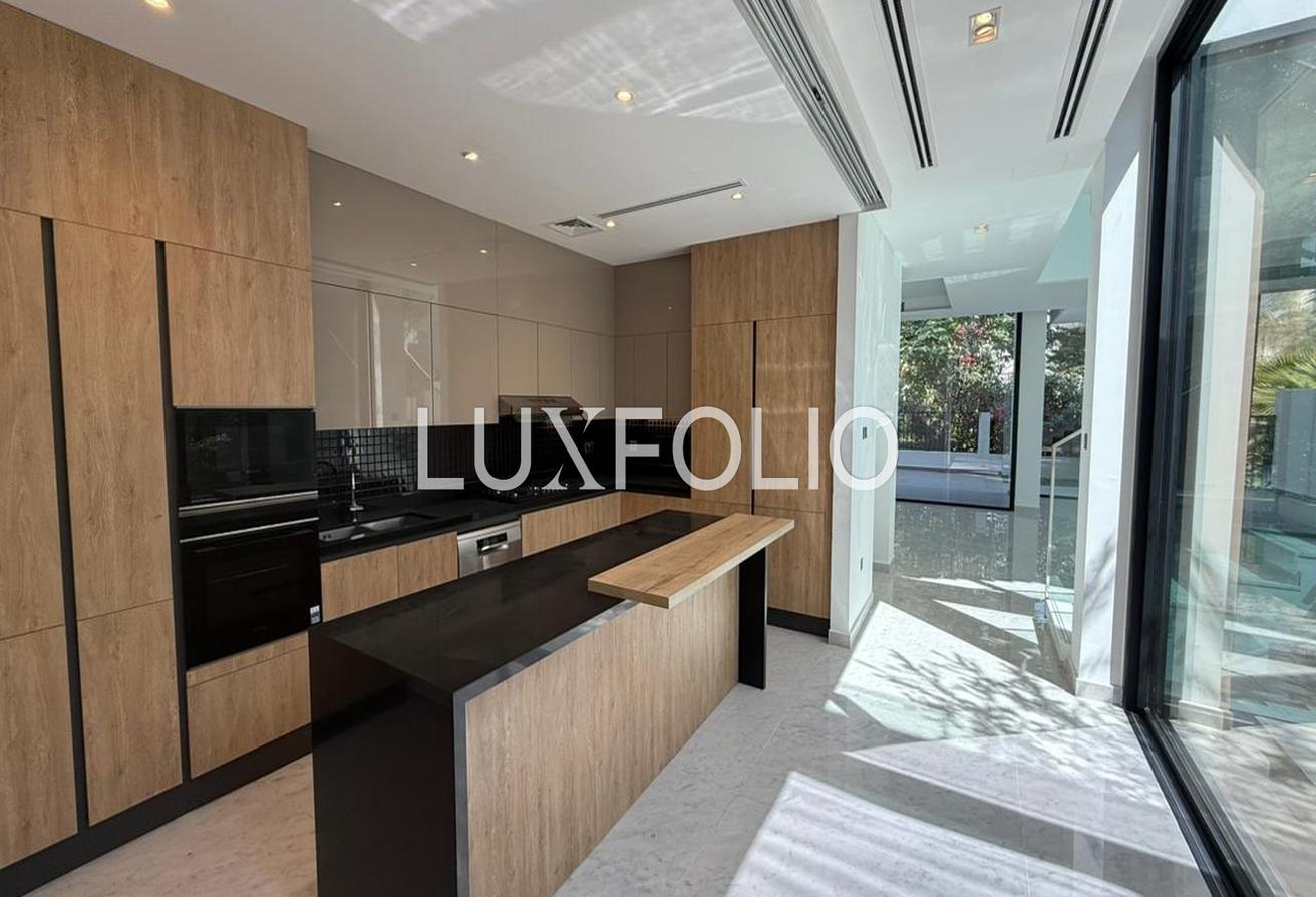 Private Pool | Ready To Move | Modern Luxury photo 11