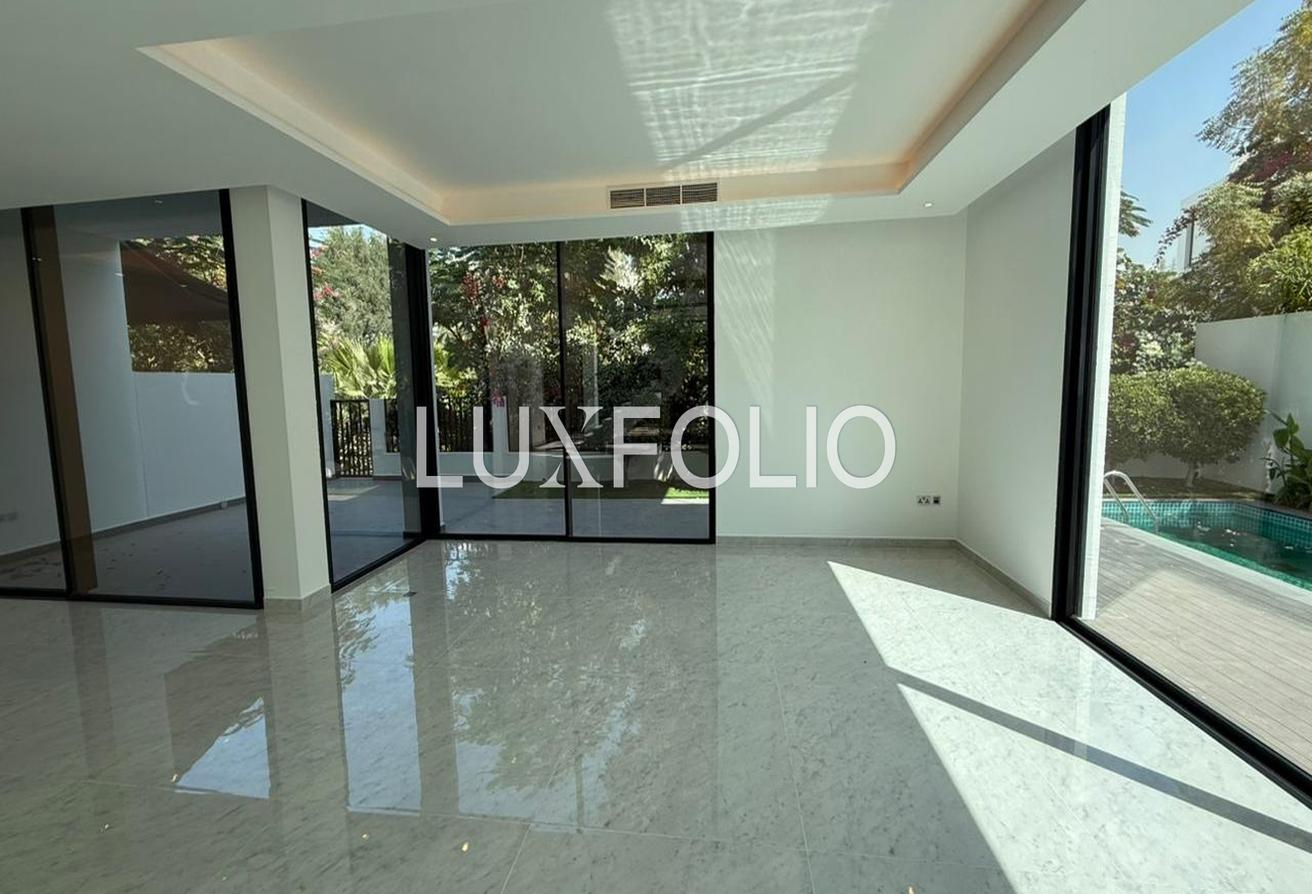 Private Pool | Ready To Move | Modern Luxury photo 9