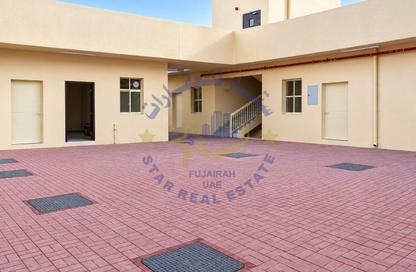 سكن عمال - استوديو - 7+ للايجار في دبا- الفجيرة - الفجيرة