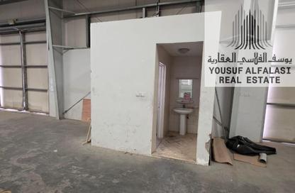 Warehouse - Studio - 7+ for rent in Umm Al Thuoob - Umm Al Quwain