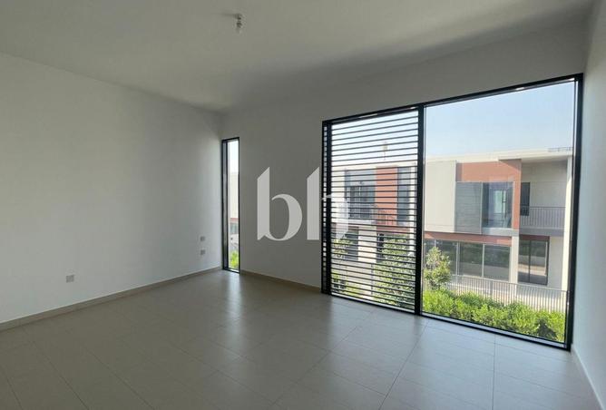 97387382 - Property Main Image