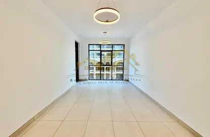 Apartment - 1 Bedroom - 2 Bathrooms for rent in Jumeirah Garden City - Al Satwa - Dubai