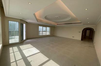 Apartment - 3 Bedrooms - 4 Bathrooms for rent in Al Khan Corniche - Al Khan - Sharjah