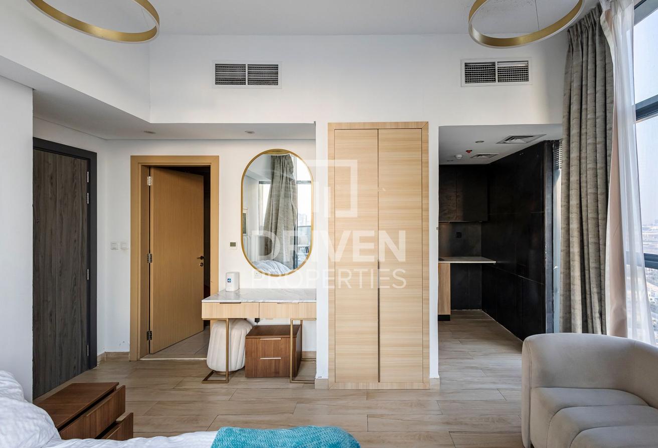 4 Cheques | High Floor with Balcony | Park View photo 9