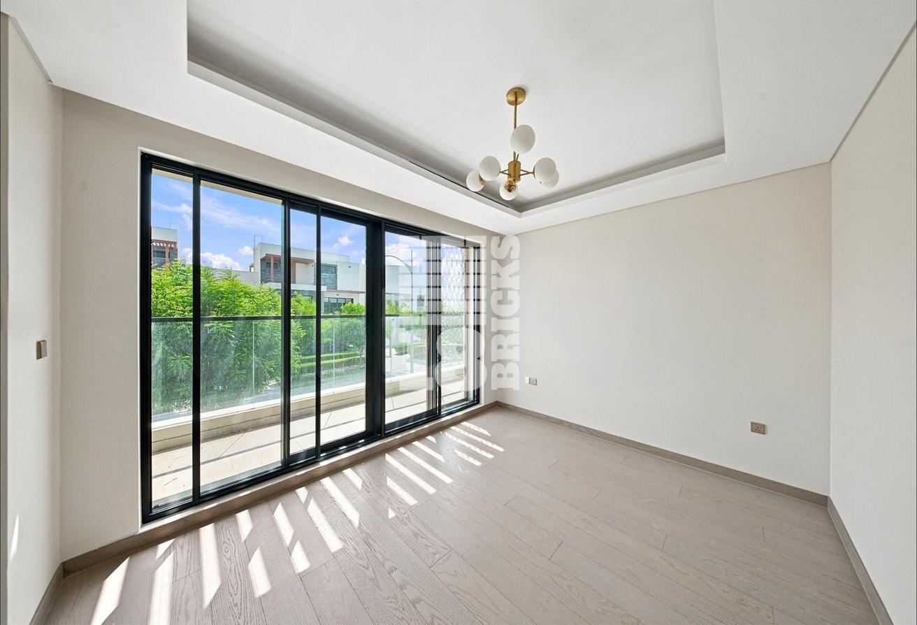 6 Bedrooms - Single Lane with Golf Course View photo 24