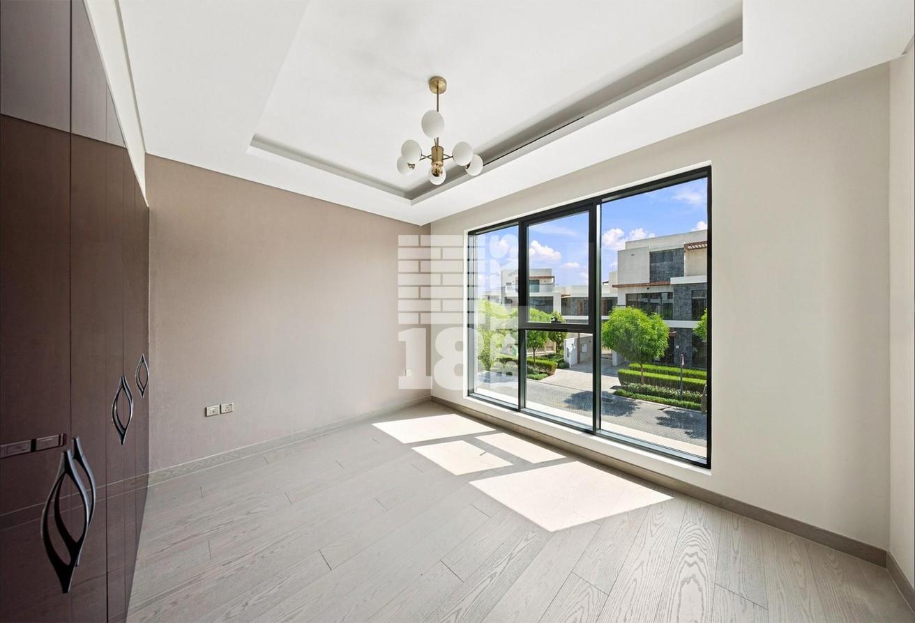 6 Bedrooms - Single Lane with Golf Course View photo 14
