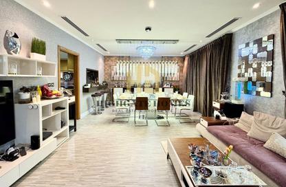 Villa - 5 - 6 for sale in District 2 - Jumeirah Park - Dubai