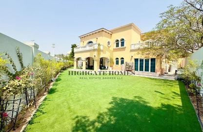 Villa - 5 - 6 for sale in District 2 - Jumeirah Park - Dubai