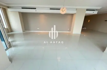 Apartment - 4 Bedrooms - 4 Bathrooms for rent in Blue Tower - Al Majaz 3 - Al Majaz - Sharjah