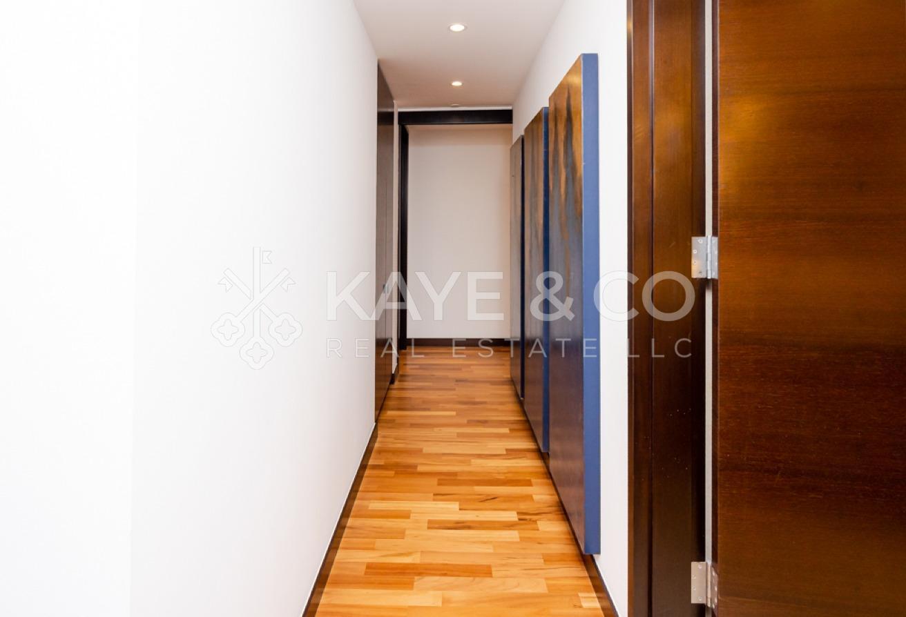 Fully Upgraded | 2 Entrances | 1 Lift Access photo 6