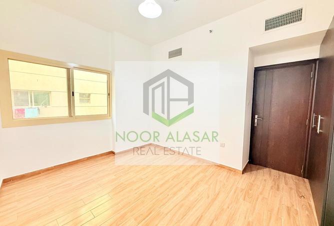 Spacious 1 BHK | Prime Location | Front Bus Stop