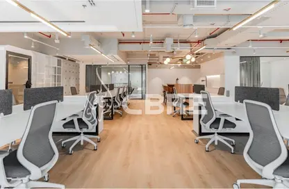 مكتب - استوديو - 1 حمام للايجار في برج السلام - شارع الشيخ زايد - دبي