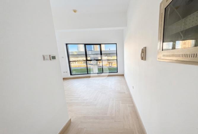 100848787 - Property Image 3