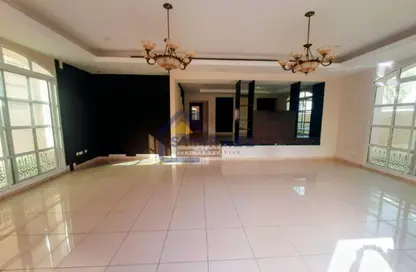 فيلا - 5 غرف نوم - 7 حمامات للايجار في منطقة القرهود - دبي