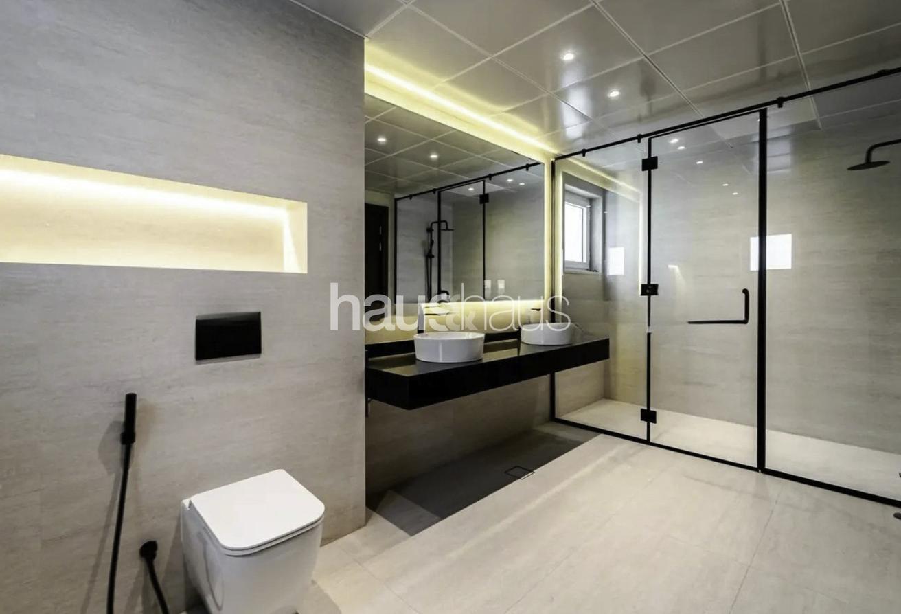 Luxury | Fully Upgraded | One of a kind photo 20