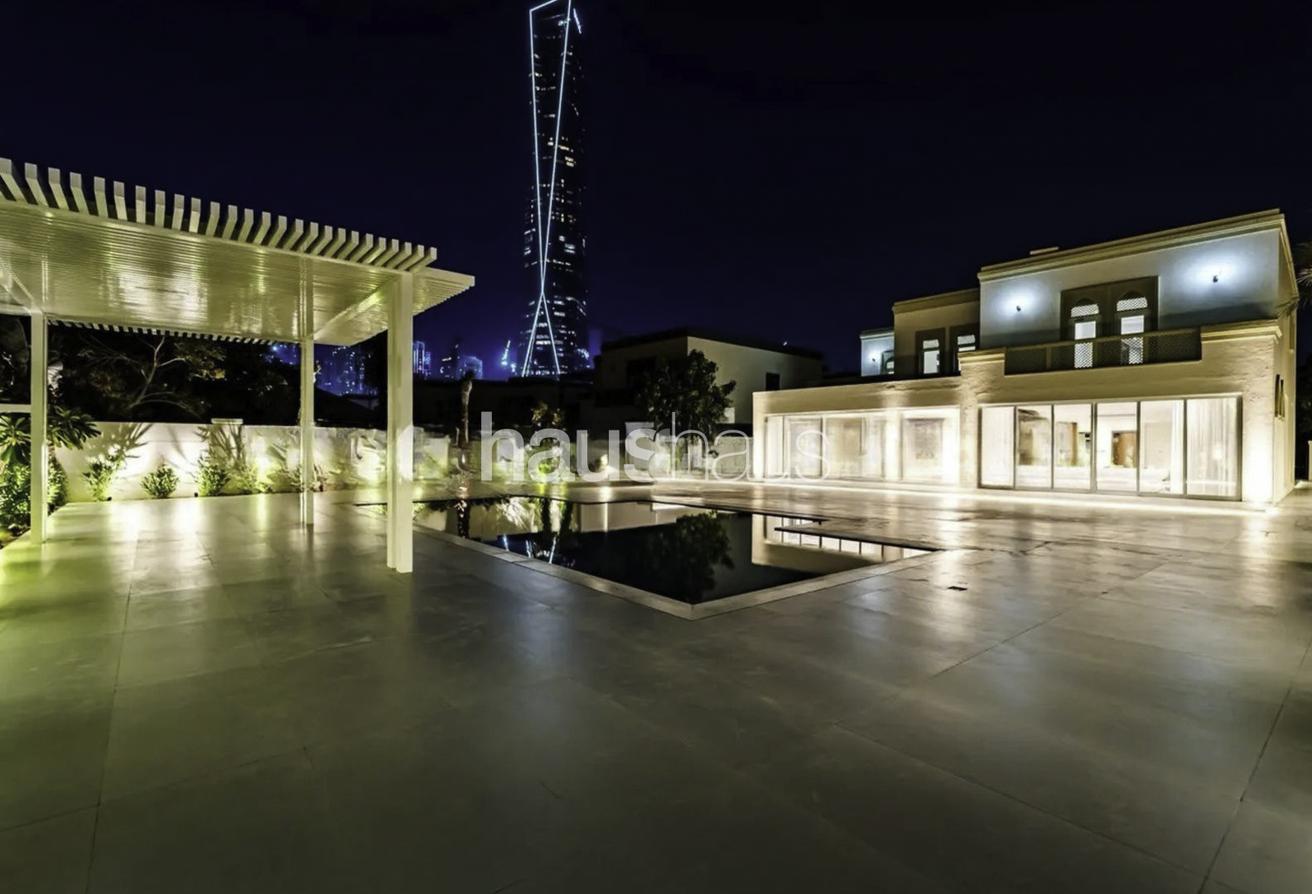 Luxury | Fully Upgraded | One of a kind photo 16