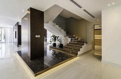Villa - 5 Bedrooms - 7 Bathrooms for rent in District 1 - Jumeirah Park - Dubai