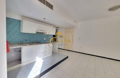 Apartment - Studio - 1 Bathroom for rent in Abu Shagara building - Abu shagara - Sharjah