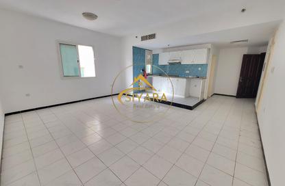Apartment - Studio - 1 Bathroom for rent in Abu Shagara building - Abu shagara - Sharjah