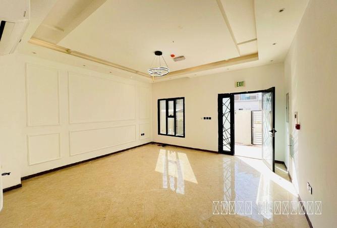 71125659 - Property Image 2