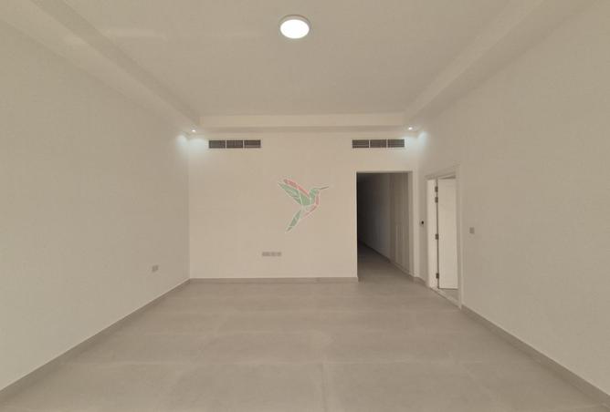 2P3yhlGElWK - Property Image 3