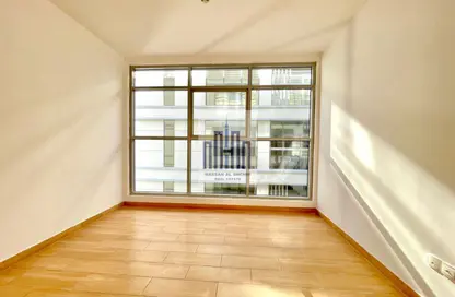 شقة - 2 غرف نوم - 3 حمامات للايجار في مويلح - الشارقة