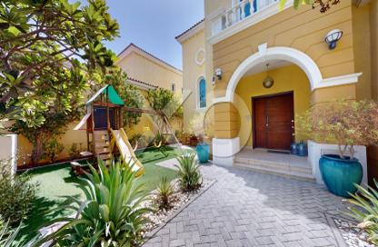 Villa - 3 Bedrooms - 3 Bathrooms for sale in District 8 - Jumeirah Park - Dubai