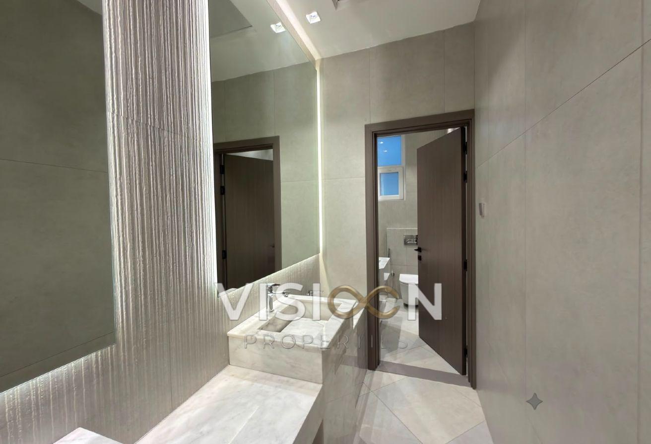 Independent 5 BR - Modern Villa - private garden photo 17