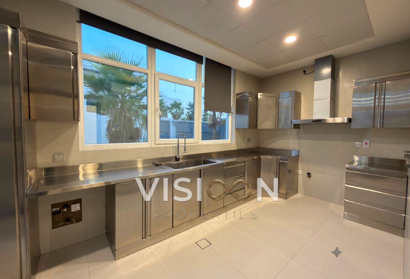 Independent 5 BR - Modern Villa - private garden photo 14