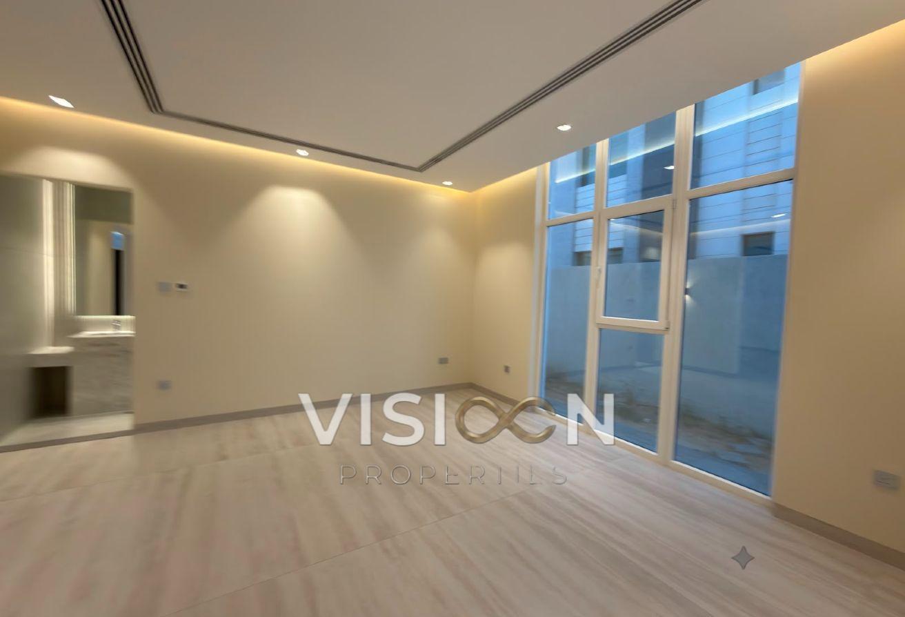 Independent 5 BR - Modern Villa - private garden photo 7