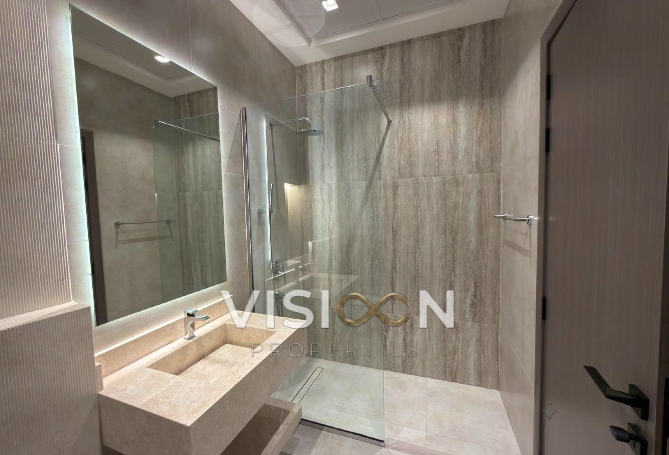 Independent 5 BR - Modern Villa - private garden photo 18