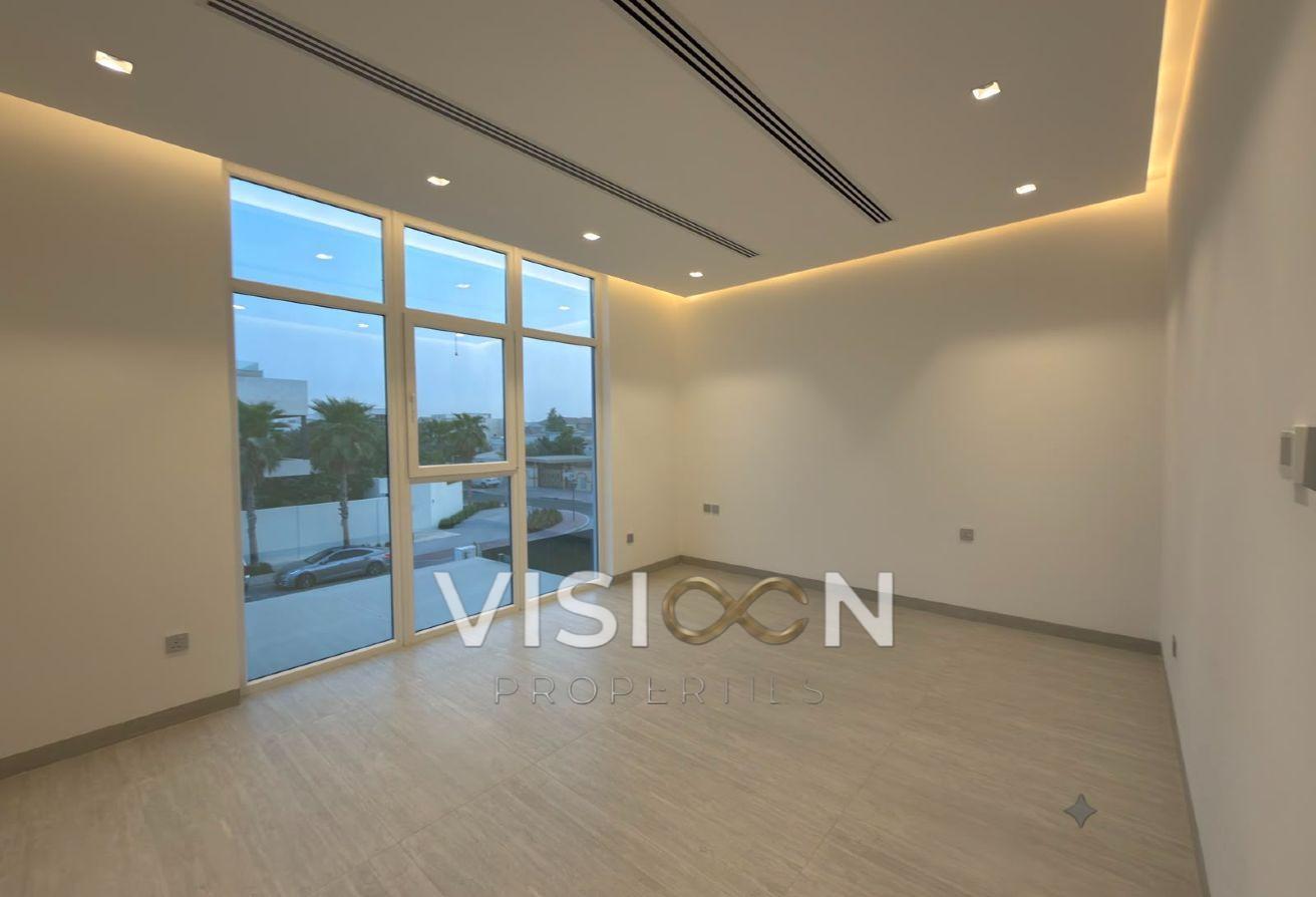 Independent 5 BR - Modern Villa - private garden photo 8