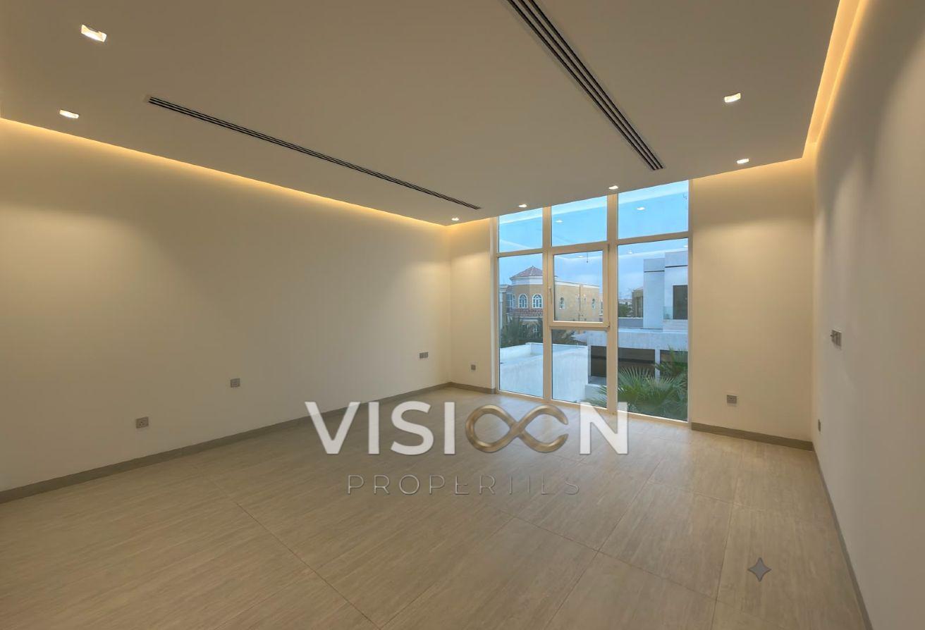 Independent 5 BR - Modern Villa - private garden photo 5
